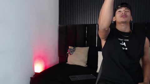 Dominic online show from 10/17/25, 11:18