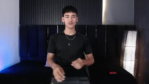 Snapshot of dominic_ghost chatting on 04/15/26, 11:16 Dominic online show from 04/15/26, 11:16
