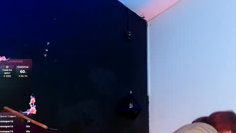 Snapshot of dominic_queen chatting on 06/03/26, 02:33 online show from 06/03/26, 02:33