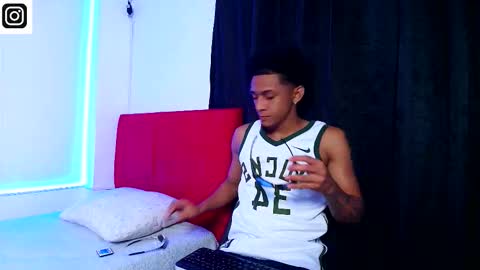 Snapshot of dominic_smith_ chatting on 10/31/25, 10:55 dominic_smith_ online show from 10/31/25, 10:55