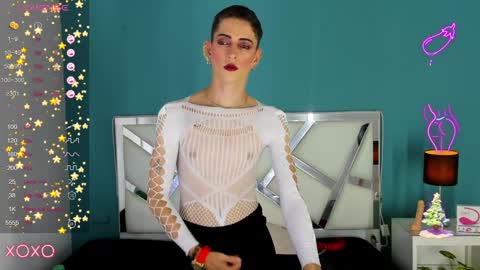 Snapshot of dominic_thailor chatting on 12/17/24, 05:04 Dominic online show from 12/17/24, 05:04