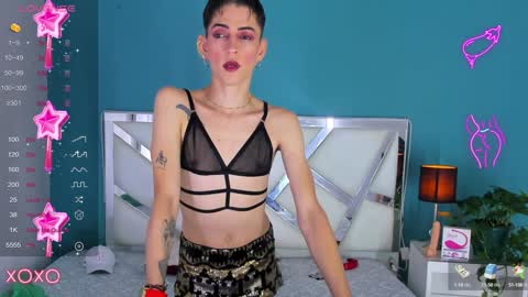 Snapshot of dominic_thailor chatting on 01/06/25, 01:52 Dominic online show from 01/06/25, 01:52