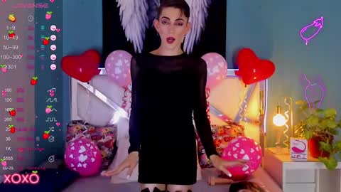 Snapshot of dominic_thailor chatting on 02/14/25, 06:19 Dominic online show from 02/14/25, 06:19