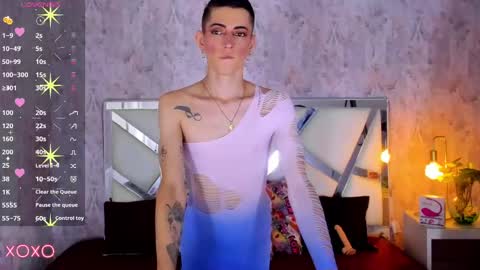 Snapshot of dominic_thailor chatting on 09/25/25, 02:10 Dominic online show from 09/25/25, 02:10