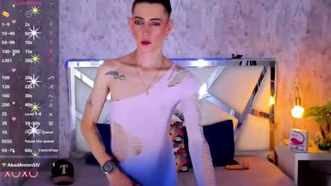 Snapshot of dominic_thailor chatting on 11/04/25, 05:01 Dominic online show from 11/04/25, 05:01