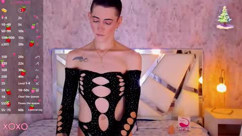 Snapshot of dominic_thailor chatting on 12/04/25, 03:21 Dominic online show from 12/04/25, 03:21