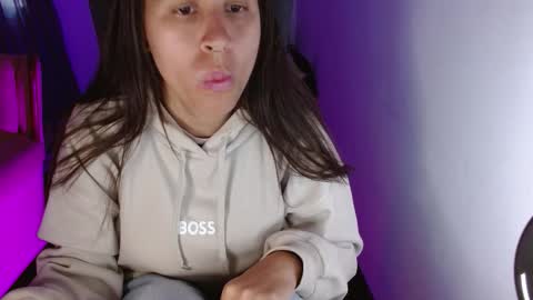 Snapshot of dominica3 chatting on 12/01/25, 09:53 online show from 12/01/25, 09:53