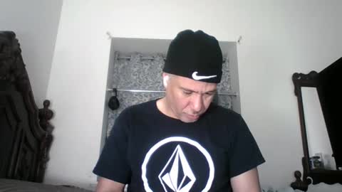 luis online show from 04/20/26, 12:57