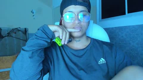 Snapshot of dominick_joness chatting on 10/15/25, 05:07 Dominick online show from 10/15/25, 05:07