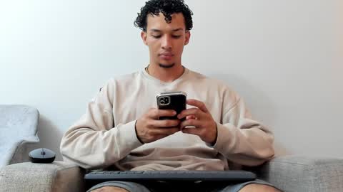 Snapshot of dominick_star chatting on 01/13/25, 04:07 Dominick Star online show from 01/13/25, 04:07