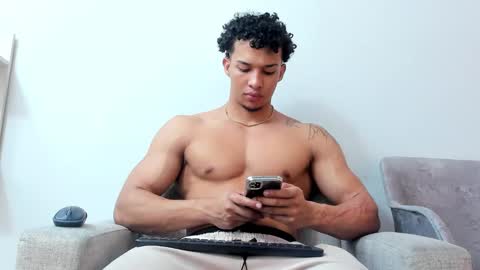Snapshot of dominick_star chatting on 01/29/25, 03:22 Dominick Star online show from 01/29/25, 03:22