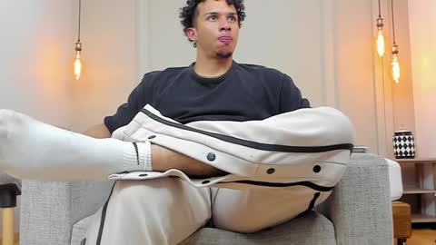 Snapshot of dominick_star chatting on 02/07/25, 10:08 Dominick Star online show from 02/07/25, 10:08