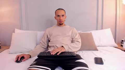 Dominick Star online show from 11/11/25, 04:23