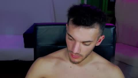 dominicvalente online show from 11/17/25, 09:42