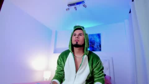 Snapshot of dominikvega chatting on 05/13/26, 11:22 Dominik online show from 05/13/26, 11:22