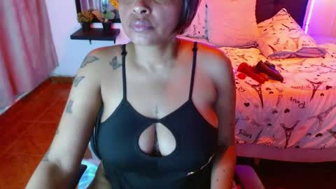  D O M I N K  online show from 05/23/26, 08:35