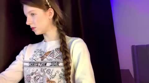 Snapshot of domitilabarrus chatting on 03/12/26, 10:27 Kira online show from 03/12/26, 10:27