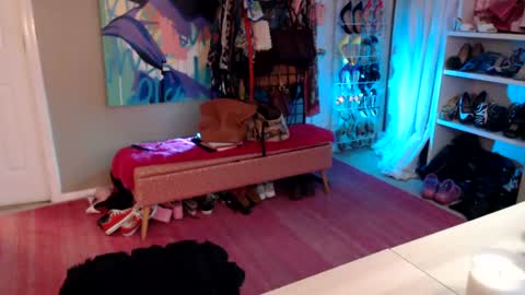 Snapshot of dommetomorrow chatting on 07/06/26, 01:02 DommeTomorrow online show from 07/06/26, 01:02