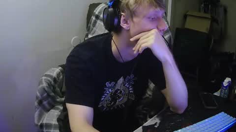 Snapshot of domohead0 chatting on 07/14/26, 05:23 dom online show from 07/14/26, 05:23