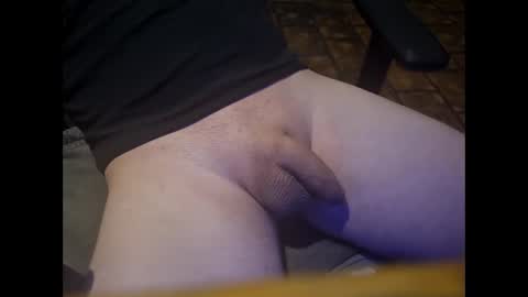 Snapshot of domse999 chatting on 10/19/25, 12:44 domse999 online show from 10/19/25, 12:44