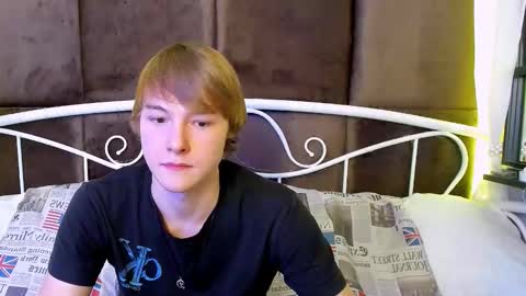 Snapshot of donald_brooks chatting on 11/21/25, 03:44 Donald online show from 11/21/25, 03:44