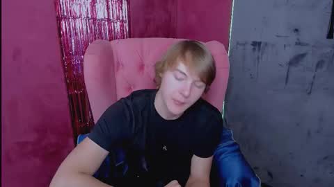 Snapshot of donald_brooks chatting on 12/14/25, 09:52 Donald online show from 12/14/25, 09:52