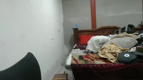 Snapshot of doncanmcleaod chatting on 01/05/25, 04:58 D0N online show from 01/05/25, 04:58