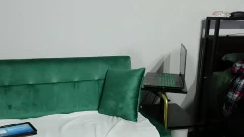 Snapshot of dong_masterson chatting on 03/06/26, 02:30 Gifted online show from 03/06/26, 02:30