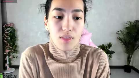 Aura online show from 10/15/25, 03:06