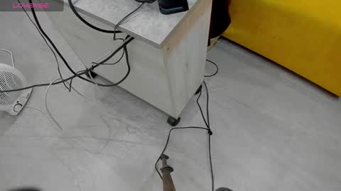 Snapshot of donnaaa_evans chatting on 02/08/25, 06:12 Donna On GMT2 Mon-Fri 3-9 AM online show from 02/08/25, 06:12