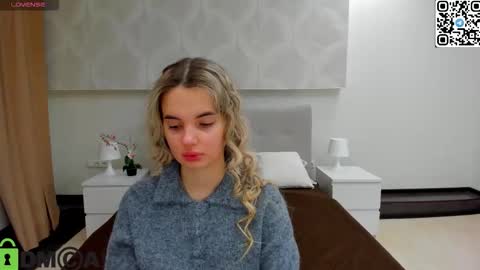 Snapshot of donnaaa_evans chatting on 01/12/26, 11:54 Donna On GMT2 Mon-Fri 3-9 AM online show from 01/12/26, 11:54