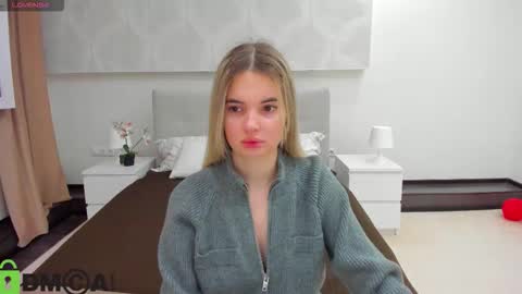 Snapshot of donnaaa_evans chatting on 02/22/26, 11:47 Donna On GMT2 Mon-Fri 3-9 AM online show from 02/22/26, 11:47