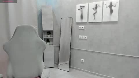 Snapshot of donnaaa_evans chatting on 03/12/26, 11:33 Donna On GMT2 Mon-Fri 3-9 AM online show from 03/12/26, 11:33