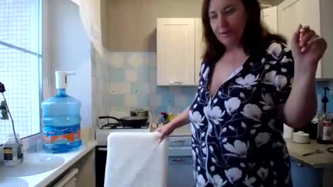 Snapshot of donnalimadonna chatting on 12/08/24, 09:46 Tatiana 43 curvy sexy body and Joanna redhead 39 years online show from 12/08/24, 09:46