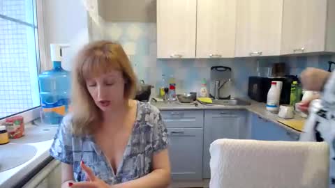 Snapshot of donnalimadonna chatting on 12/12/24, 07:52 Tatiana 43 curvy sexy body and Joanna redhead 39 years online show from 12/12/24, 07:52