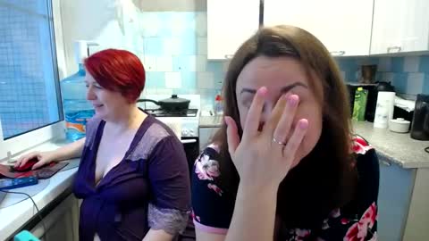 Snapshot of donnalimadonna chatting on 01/22/25, 07:03 Tatiana 43 curvy sexy body and Joanna redhead 39 years online show from 01/22/25, 07:03