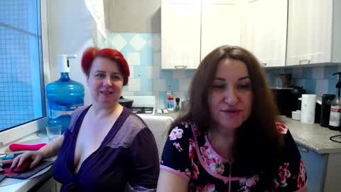 Snapshot of donnalimadonna chatting on 01/27/25, 07:03 Tatiana 43 curvy sexy body and Joanna redhead 39 years online show from 01/27/25, 07:03