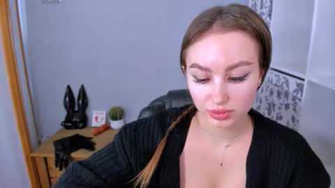 Snapshot of donnasensual chatting on 02/12/26, 05:41 DonnaSensual online show from 02/12/26, 05:41