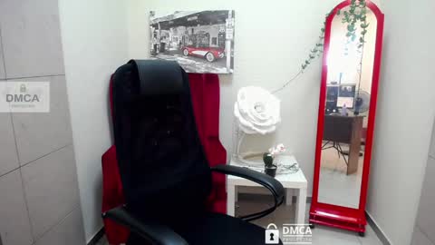 Sia online show from 06/01/26, 10:39