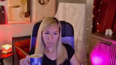 Donna online show from 06/29/26, 07:47