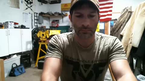 Snapshot of donniestone chatting on 11/04/25, 05:01 donniestone online show from 11/04/25, 05:01