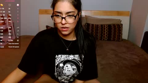 Snapshot of dontbemina chatting on 01/06/25, 08:35 DontBeMina online show from 01/06/25, 08:35