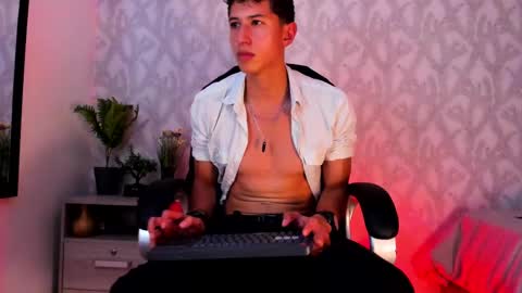 Snapshot of dorian_mystery chatting on 12/03/24, 04:25 dorian_mystery online show from 12/03/24, 04:25