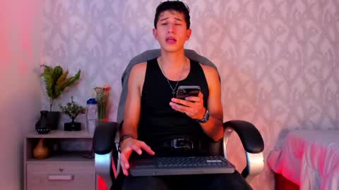 Snapshot of dorian_mystery chatting on 01/16/25, 03:02 dorian_mystery online show from 01/16/25, 03:02