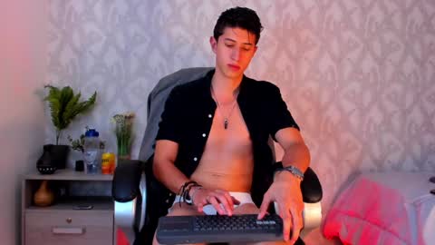 Snapshot of dorian_mystery chatting on 01/19/25, 10:28 dorian_mystery online show from 01/19/25, 10:28