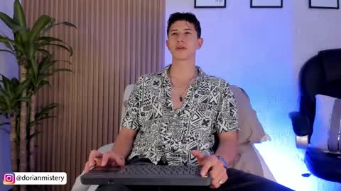Snapshot of dorian_mystery chatting on 09/15/25, 12:43 dorian_mystery online show from 09/15/25, 12:43