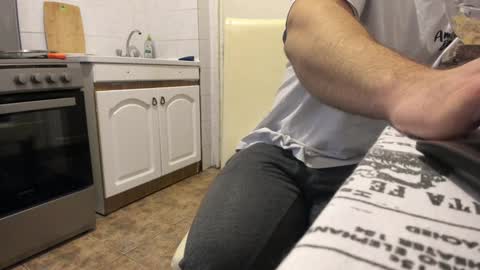 Snapshot of doriancretu95 chatting on 12/22/24, 11:22 menu below online show from 12/22/24, 11:22