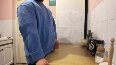 Snapshot of doriancretu95 chatting on 12/28/24, 06:50 menu below online show from 12/28/24, 06:50