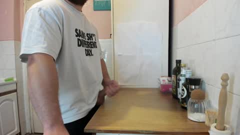 Snapshot of doriancretu95 chatting on 01/02/25, 07:44 menu below online show from 01/02/25, 07:44