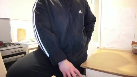 Snapshot of doriancretu95 chatting on 01/11/25, 11:23 menu below online show from 01/11/25, 11:23